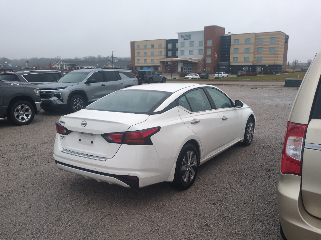 2023 Nissan Altima 2.5 S photo 4