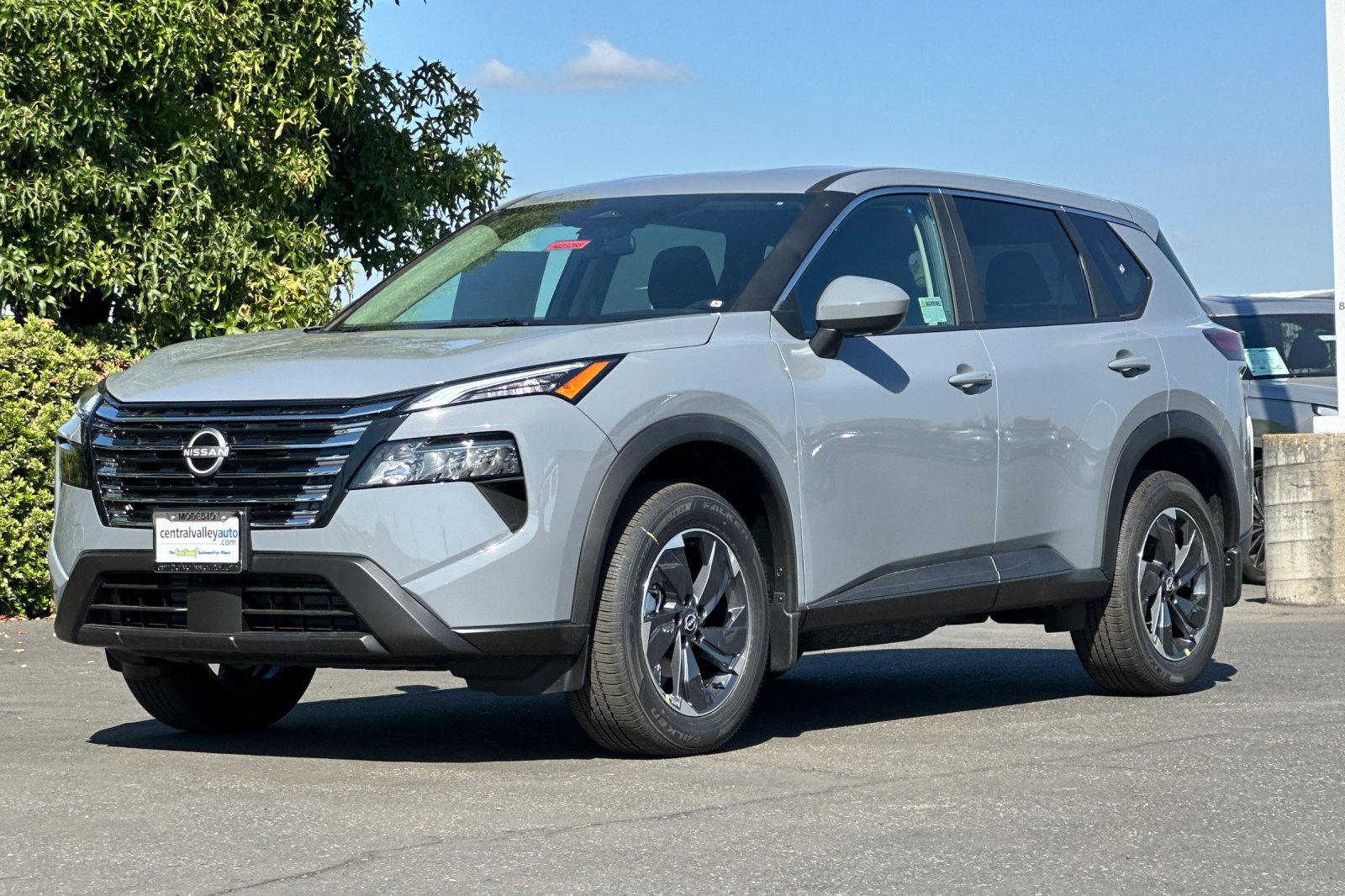 2026 Nissan Rogue SV photo 8