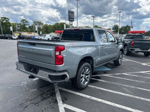 2026 Chevrolet Silverado 1500 LT photo 2
