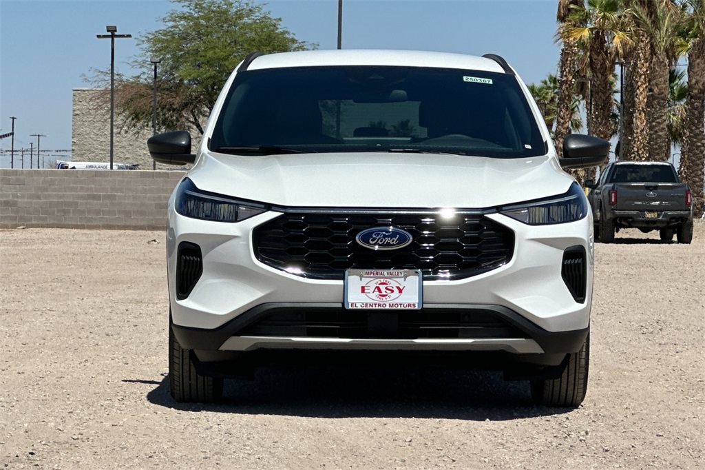 2025 Ford Escape ST-Line photo 3