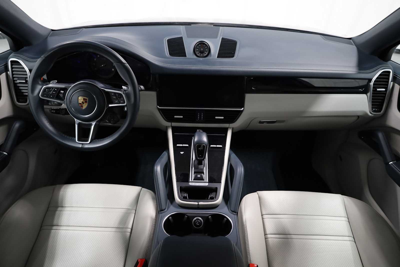 2023 Porsche Cayenne Coupe photo 24