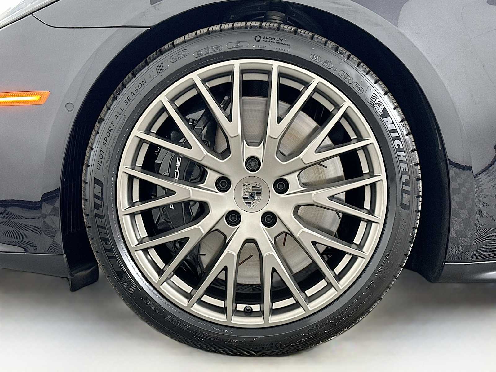 2025 Porsche Panamera Turbo E-Hybrid photo 29