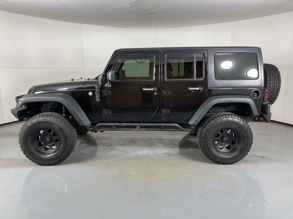 2016 Jeep Wrangler Unlimited Sport photo 2
