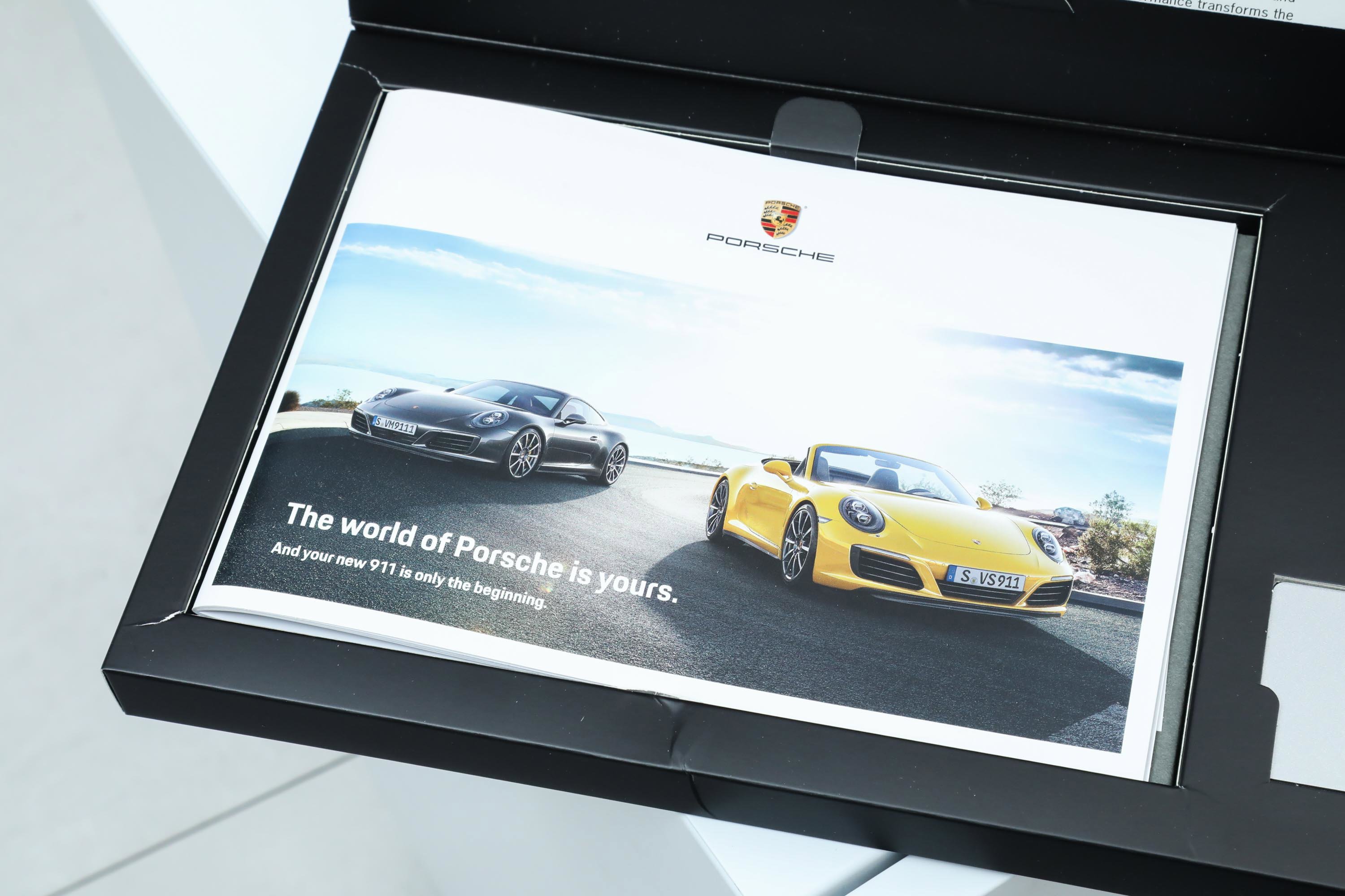 2018 Porsche 911 GT3 Touring photo 42