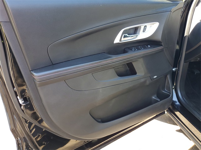 2015 Chevrolet Equinox LT photo 3