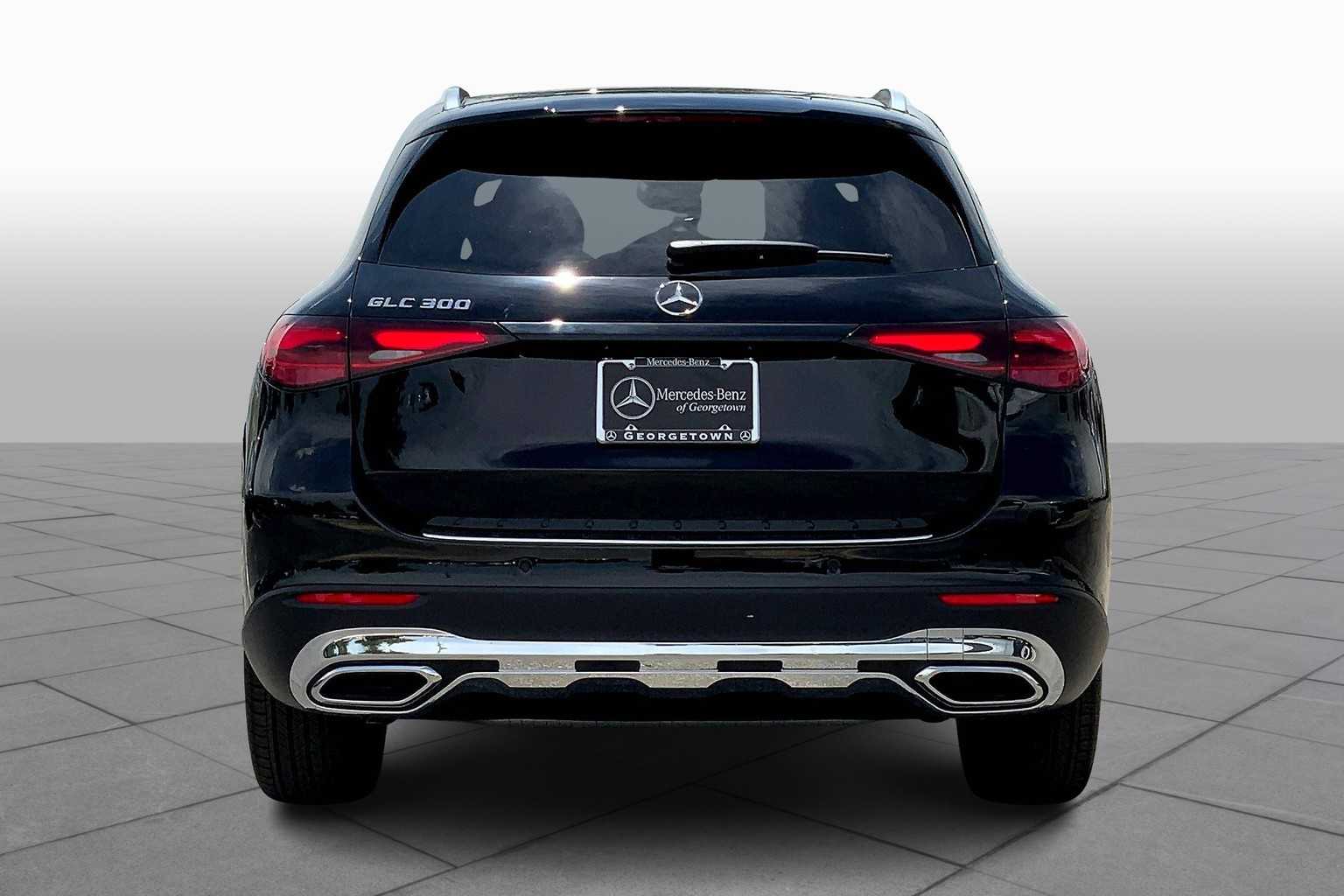 2025 Mercedes Benz GLC 300 photo 5