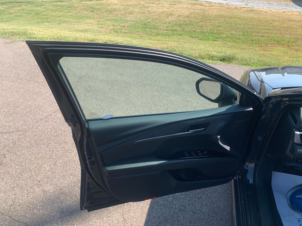 2026 Toyota Camry SE photo 11