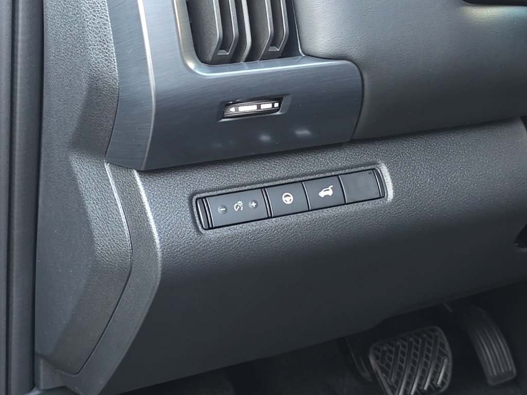 2025 Nissan Pathfinder Rock Creek photo 5