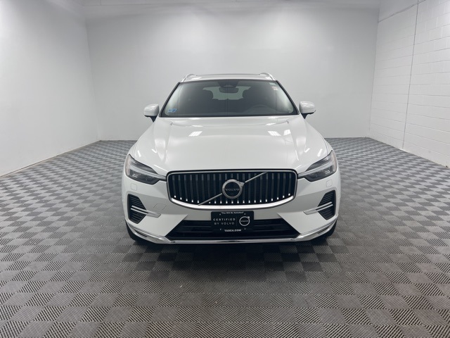 2023 Volvo XC60 Recharge Hybrid T8 Plus photo 2