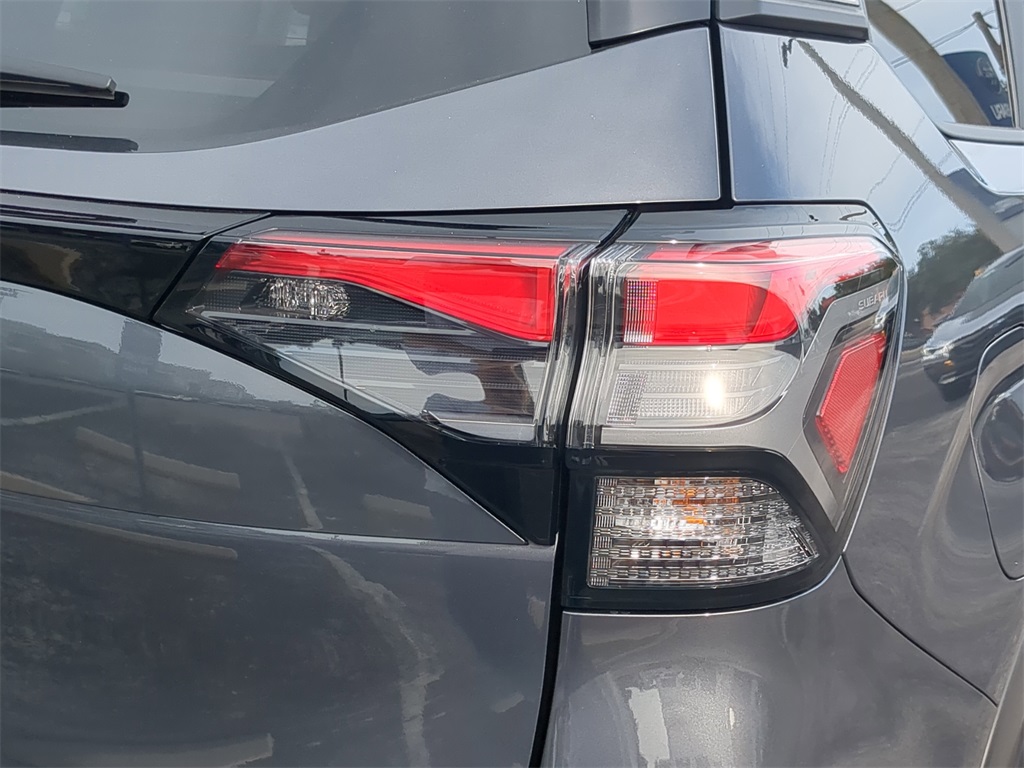2025 Subaru Forester Premium photo 6