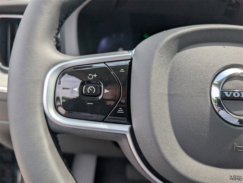 2025 Volvo XC60 T8 Plus photo 16