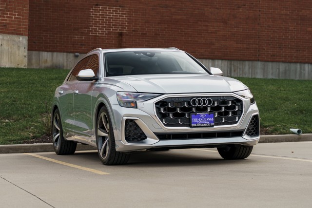 2024 Audi SQ8 Premium Plus's photo