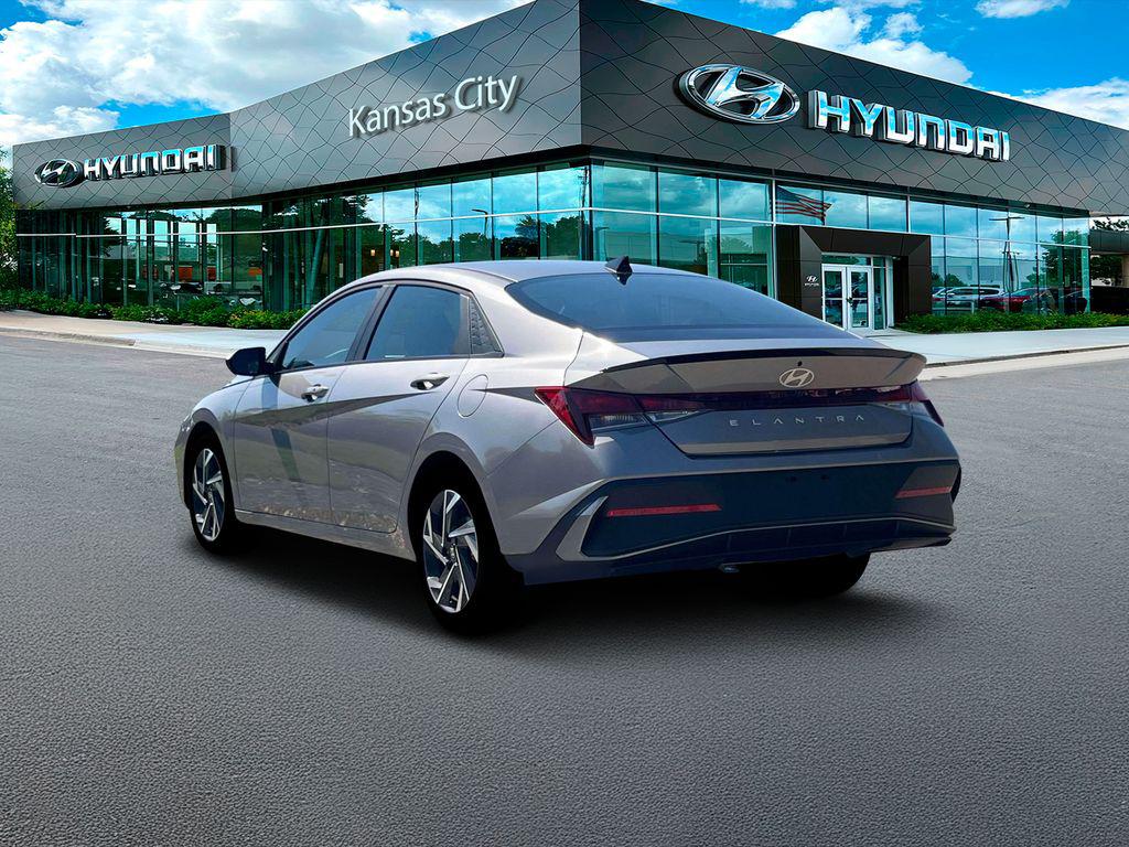 2025 Hyundai Elantra SEL Sport photo 4