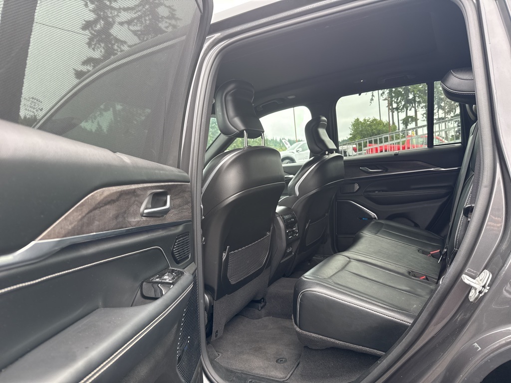 2022 Jeep Grand Cherokee Overland photo 20