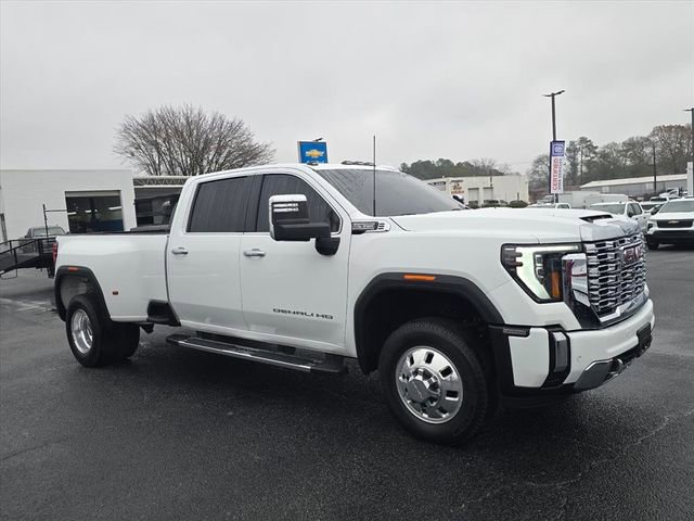 2024 GMC Sierra 3500HD Denali's photo