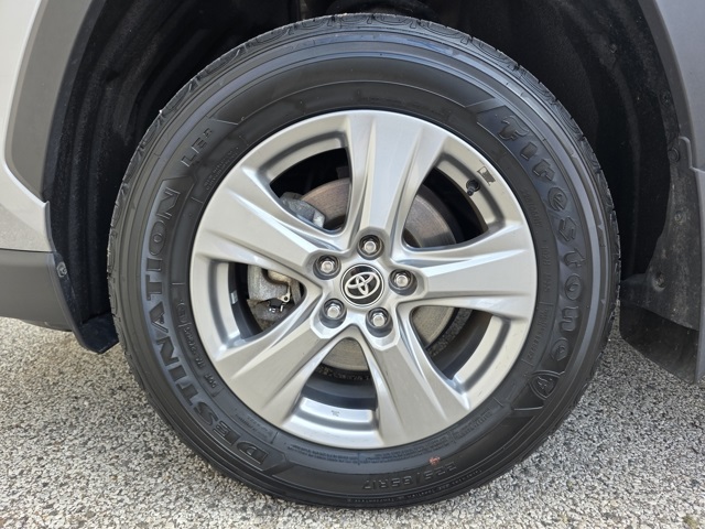 2024 Toyota RAV4 Hybrid XLE photo 20
