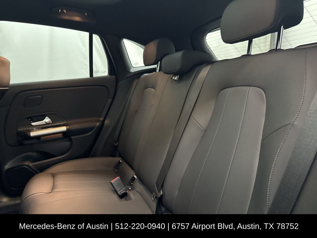 2025 Mercedes Benz GLA 250 photo 13