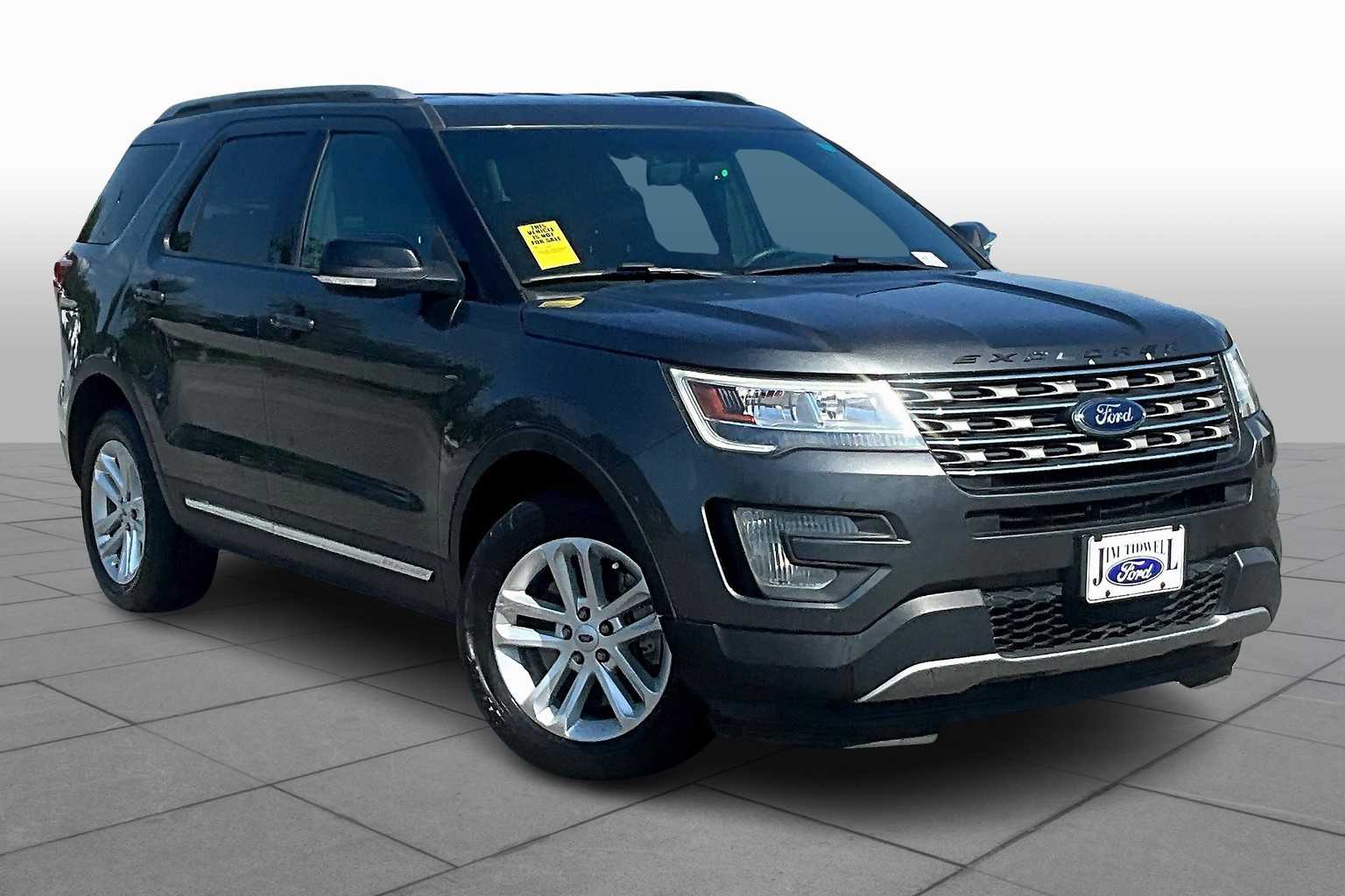 2017 Ford Explorer XLT photo 2