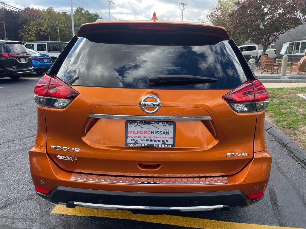 2019 Nissan Rogue SV photo 4