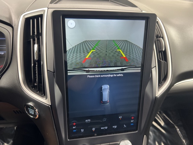 2022 Ford Edge SEL photo 18