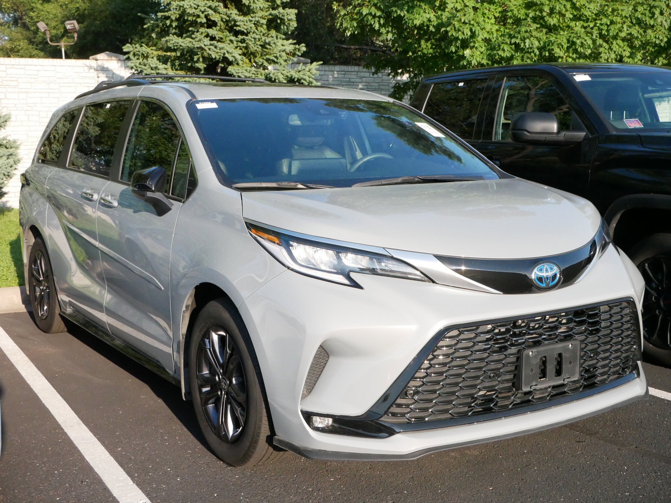 Used 2024 Toyota Sienna XSE with VIN 5TDCSKFC0RS129838 for sale in Brooklyn Center, Minnesota