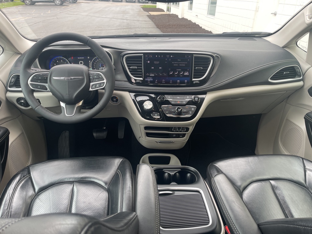 2022 Chrysler Pacifica Touring L photo 33