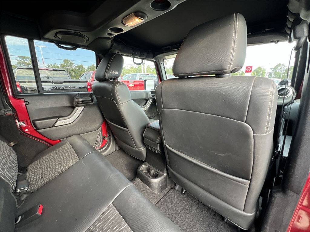 2012 Jeep Wrangler Unlimited Freedom photo 17