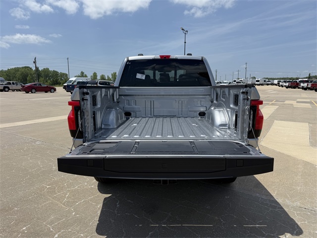 2025 Ford F-150 Lightning Lariat photo 10