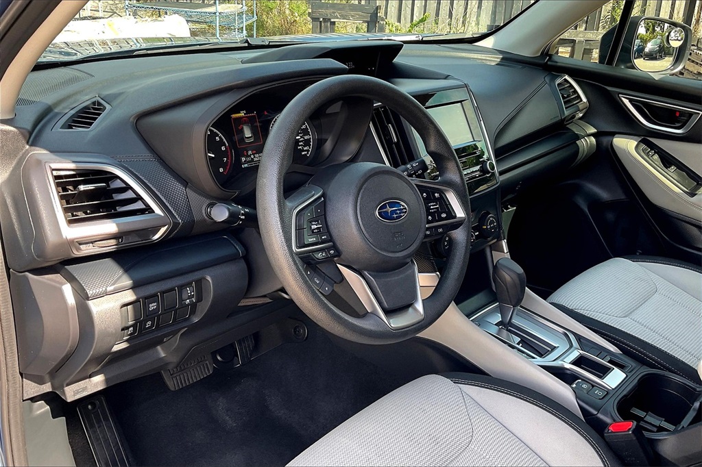 2022 Subaru Forester Base photo 14