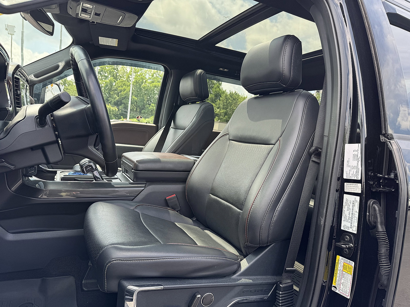 2021 Ford F-150 Lariat photo 8