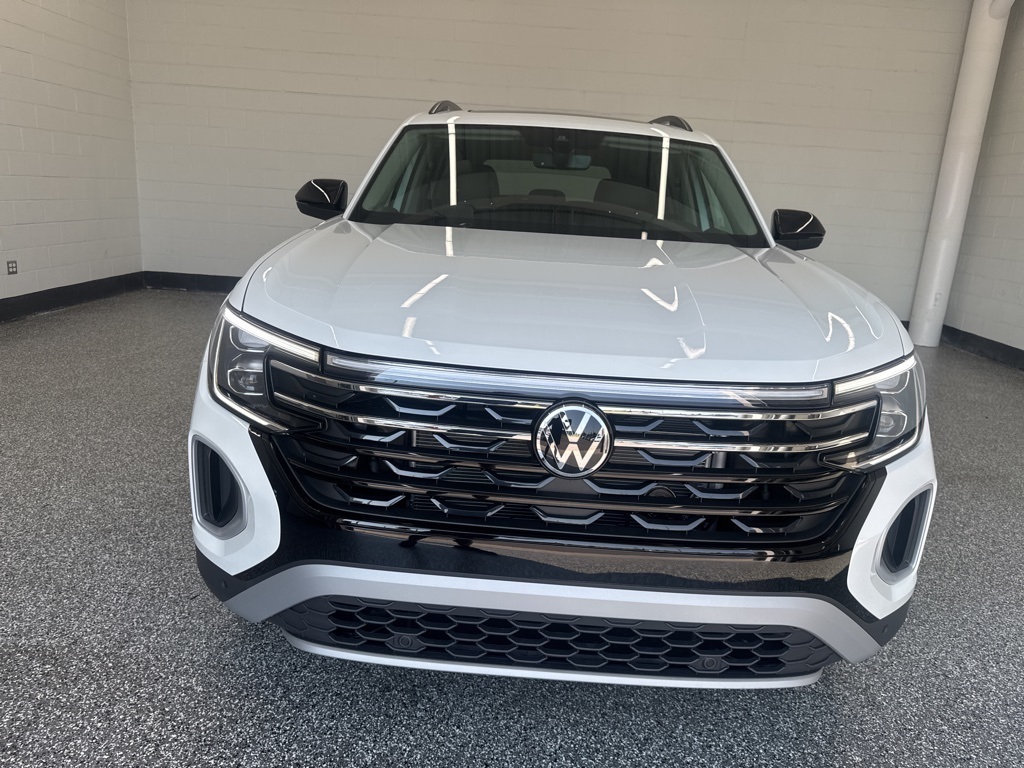 2026 Volkswagen Atlas Peak Edition SE photo 5
