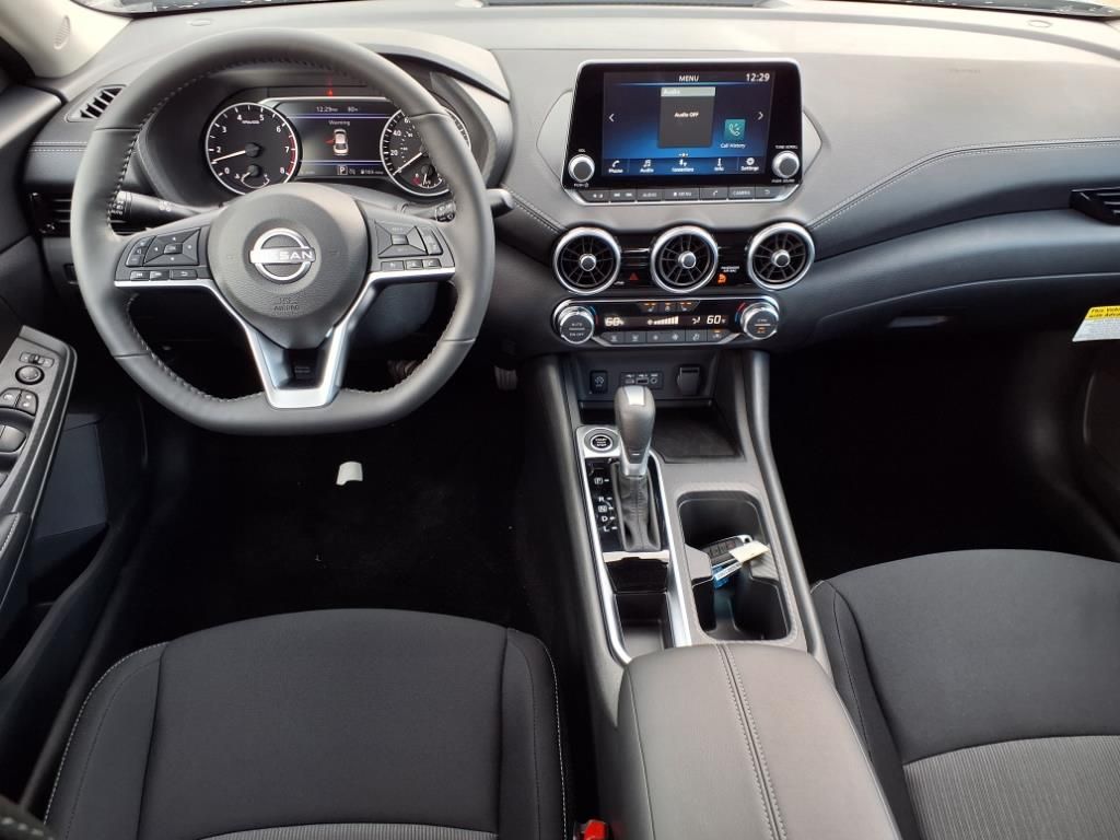 2025 Nissan Sentra SV photo 4