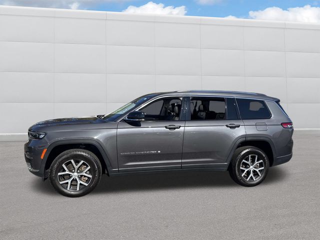 2023 Jeep Grand Cherokee Limited photo 2