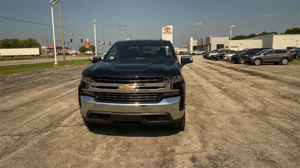 2022 Chevrolet Silverado 1500 LT photo 3