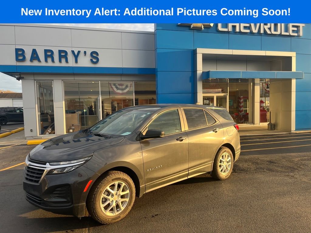 2022 Chevrolet Equinox LS's photo