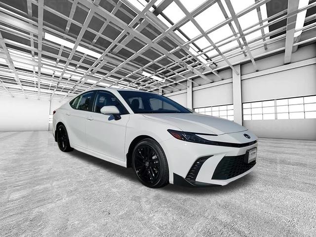 2026 Toyota Camry SE's photo