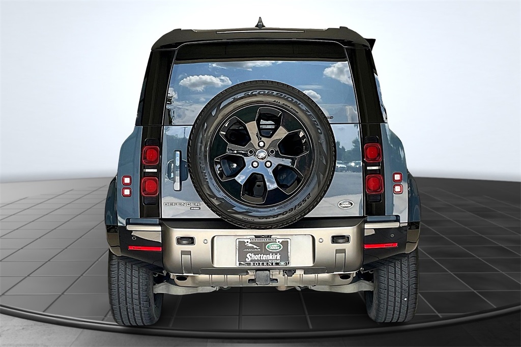 2022 Land Rover Defender 110 X-Dynamic SE photo 4