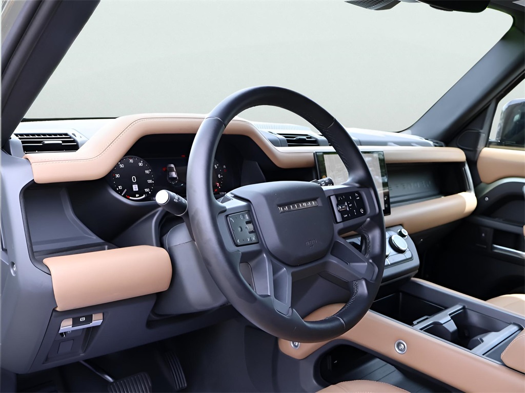 2025 Land Rover Defender 110 S photo 16