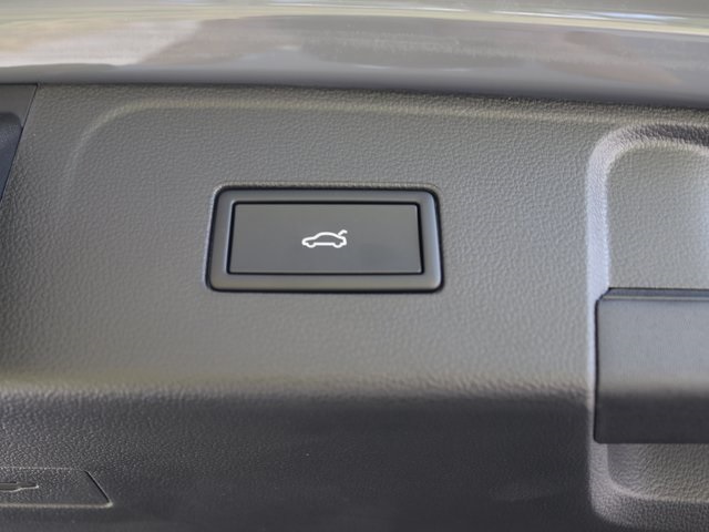 2026 Volkswagen Atlas SE Technology photo 31