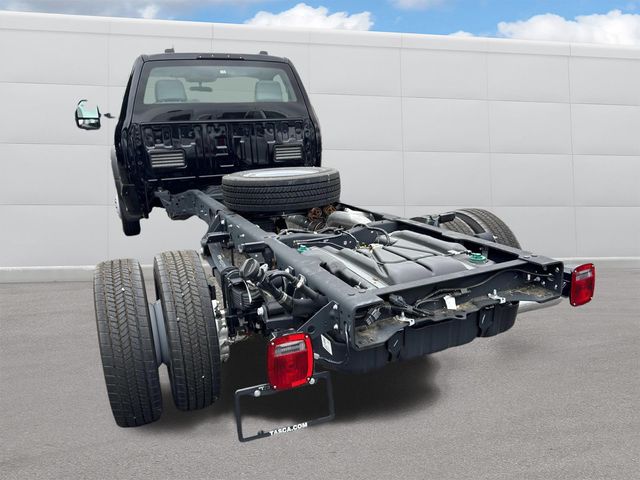 2024 Ford F-450 photo 3