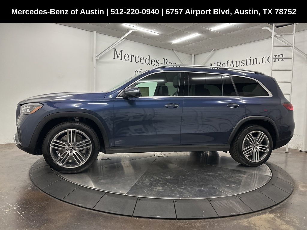 2025 Mercedes Benz GLS 450 4MATIC photo 4
