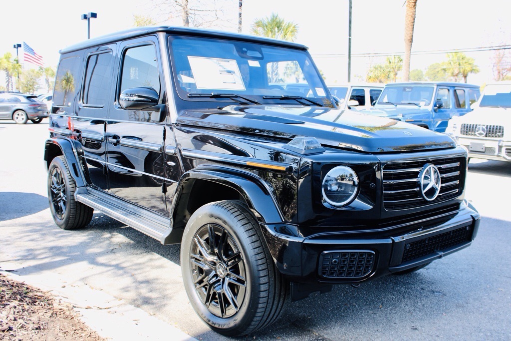 2025 Mercedes Benz G photo 2