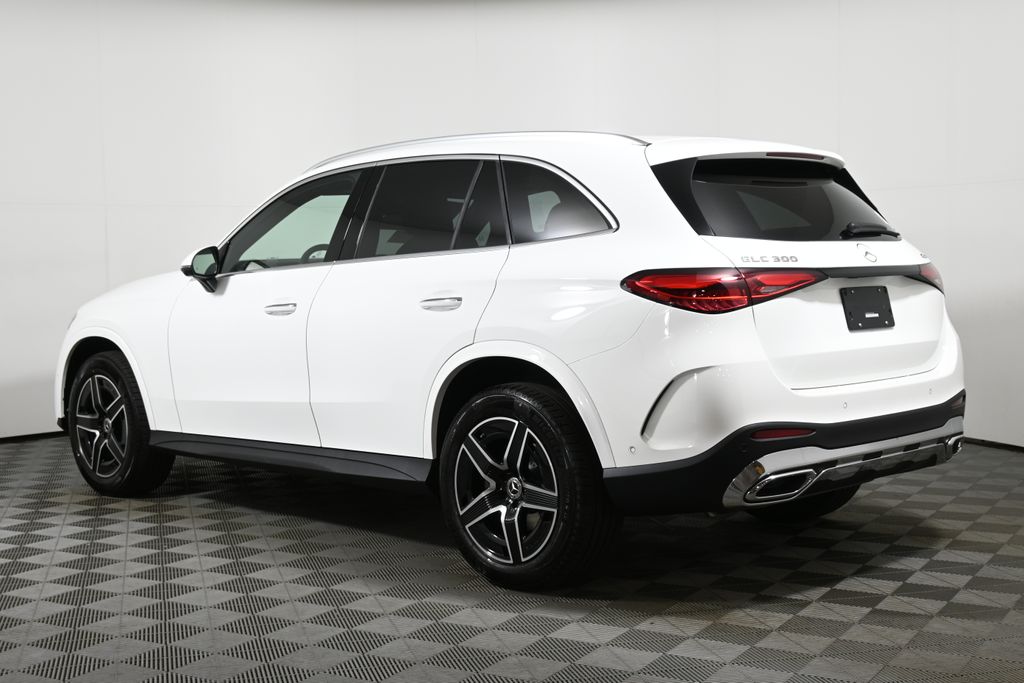 2025 Mercedes Benz GLC 300 4MATIC photo 4