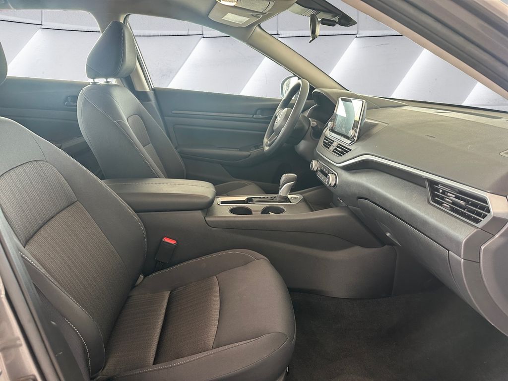2025 Nissan Altima 2.5 S photo 13