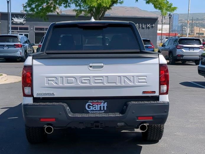 2025 Honda Ridgeline TrailSport photo 4