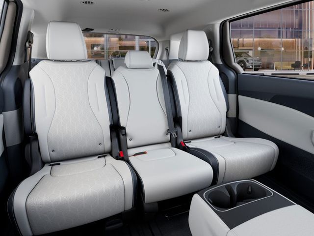 2026 Kia Carnival EX photo 15