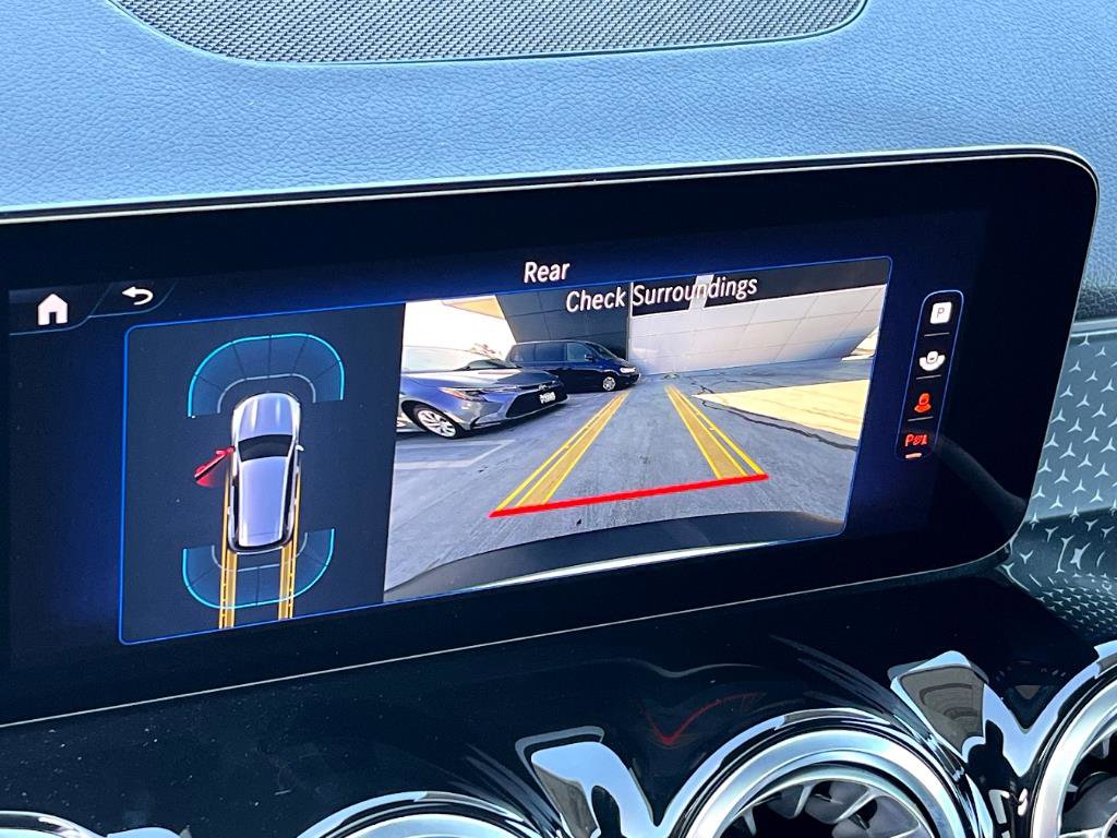 2024 Mercedes Benz EQB 4MATIC photo 5