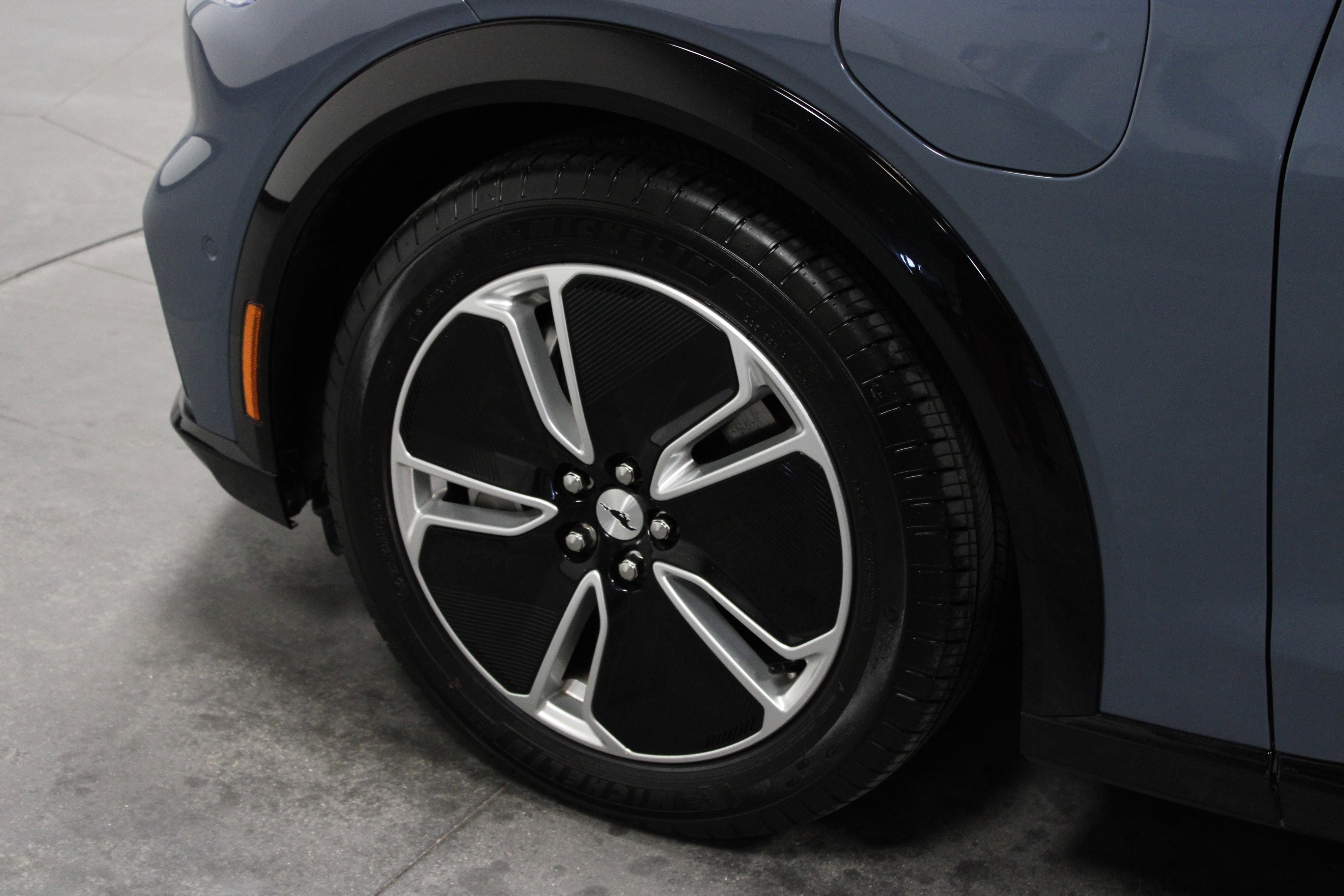 2023 Ford Mustang Mach-E Premium photo 9