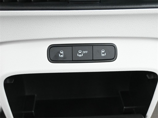 2025 Volkswagen ID. Buzz photo 3