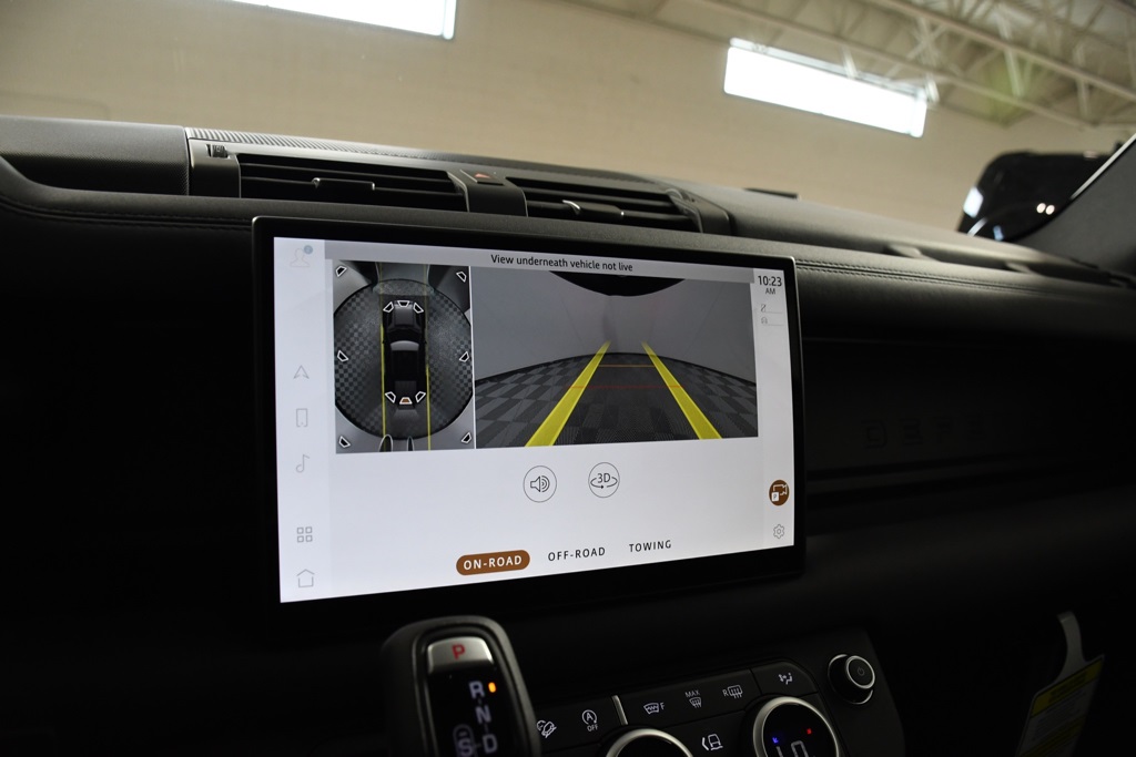2025 Land Rover Defender 110 S photo 32